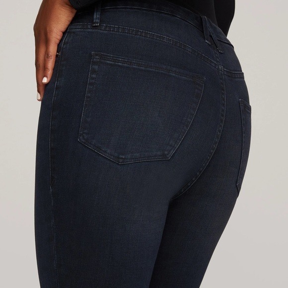 Good American Hood Waist Crop Raw Hem Jeans - Picture 2 of 4